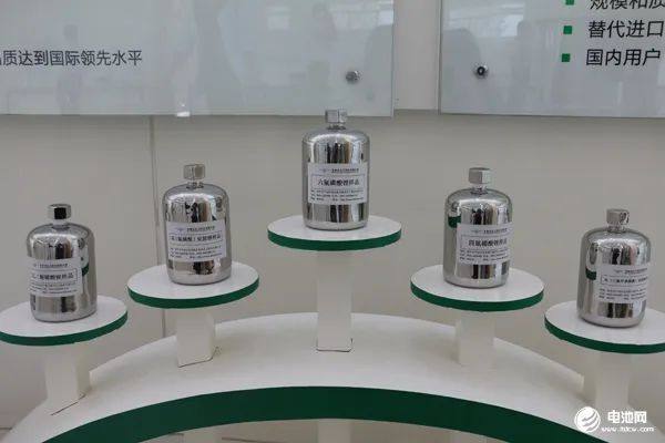 电池级碳酸锂价格小幅上涨，六氟磷酸锂有望止跌？